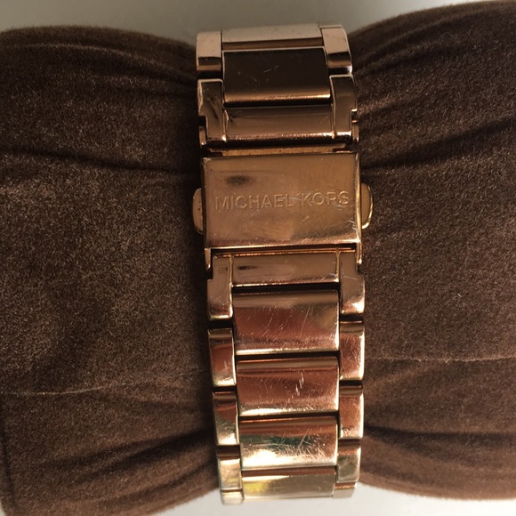 Michael Kors Rose Gold Watch - Picture 6 of 6